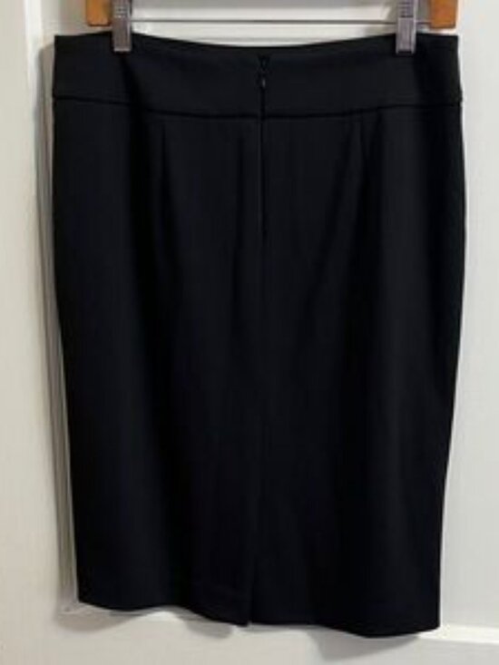 Elegant Black Pencil Skirt - Picture 3 of 3